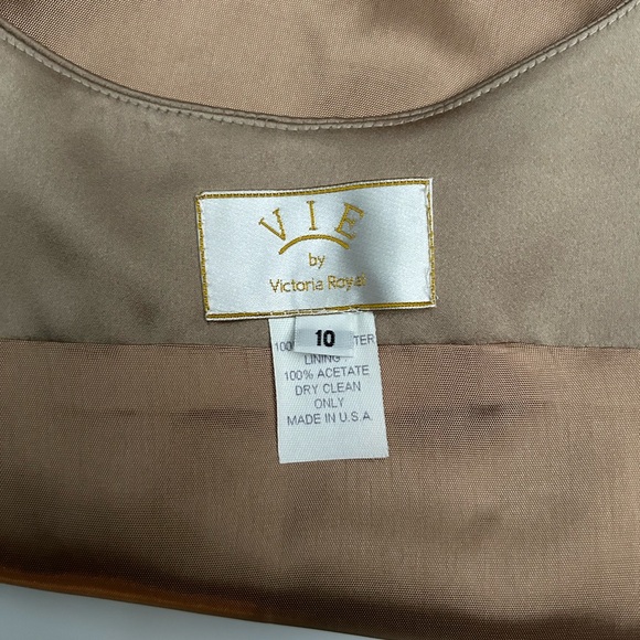 Vintage VIE by Victoria Royal Women's Taupe Shell Crop Lined Side-Zip Sz 10 - Picture 9 of 13